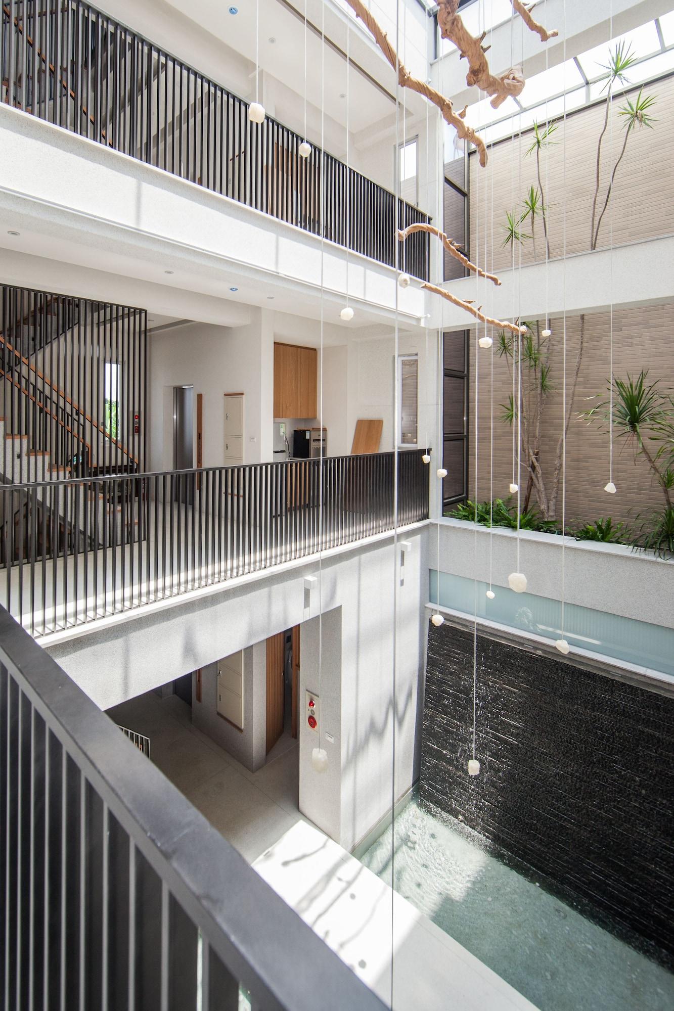 Varios Wood Whispering Residence