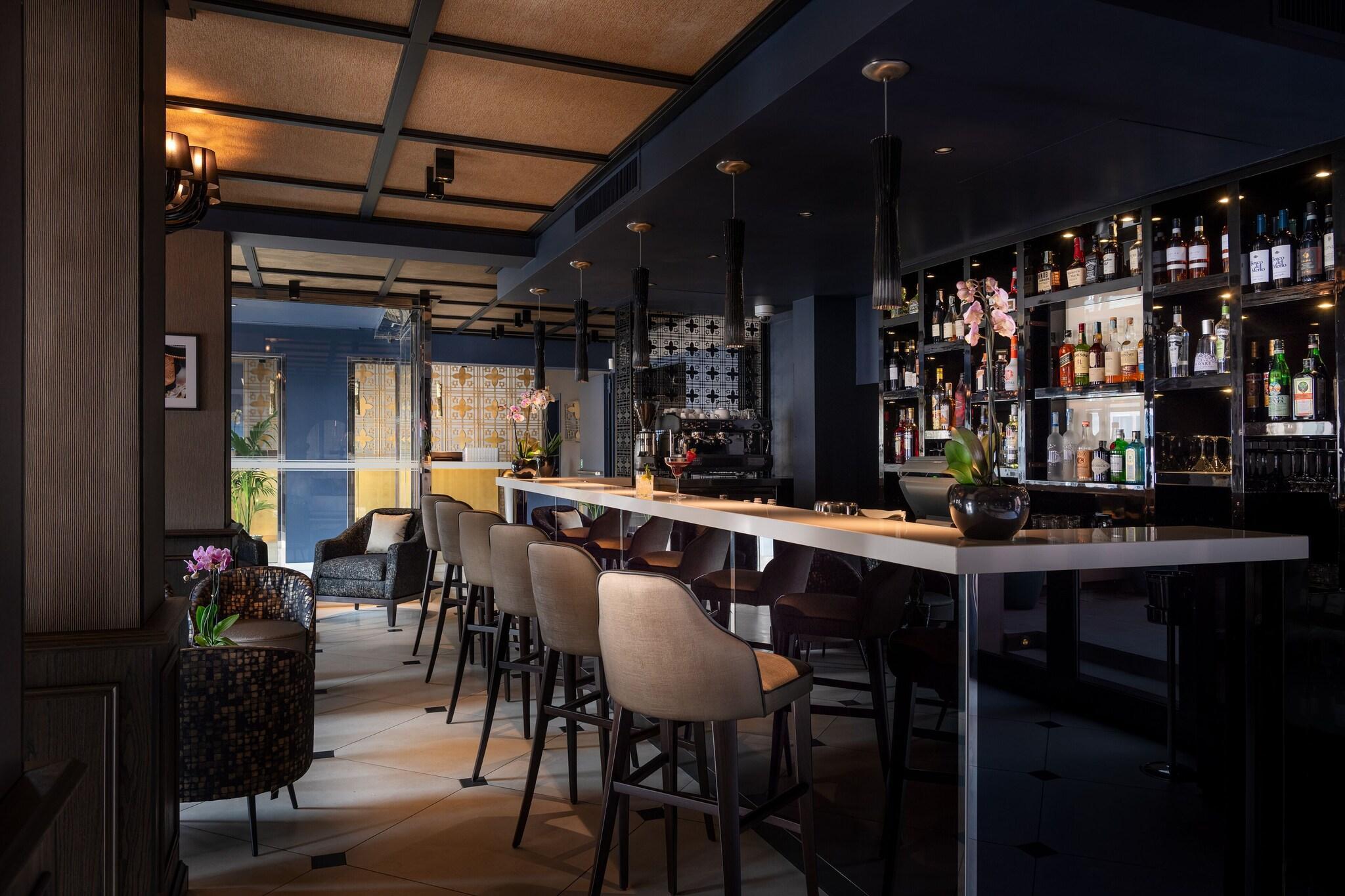 Vista Lobby Carnival Palace Hotel