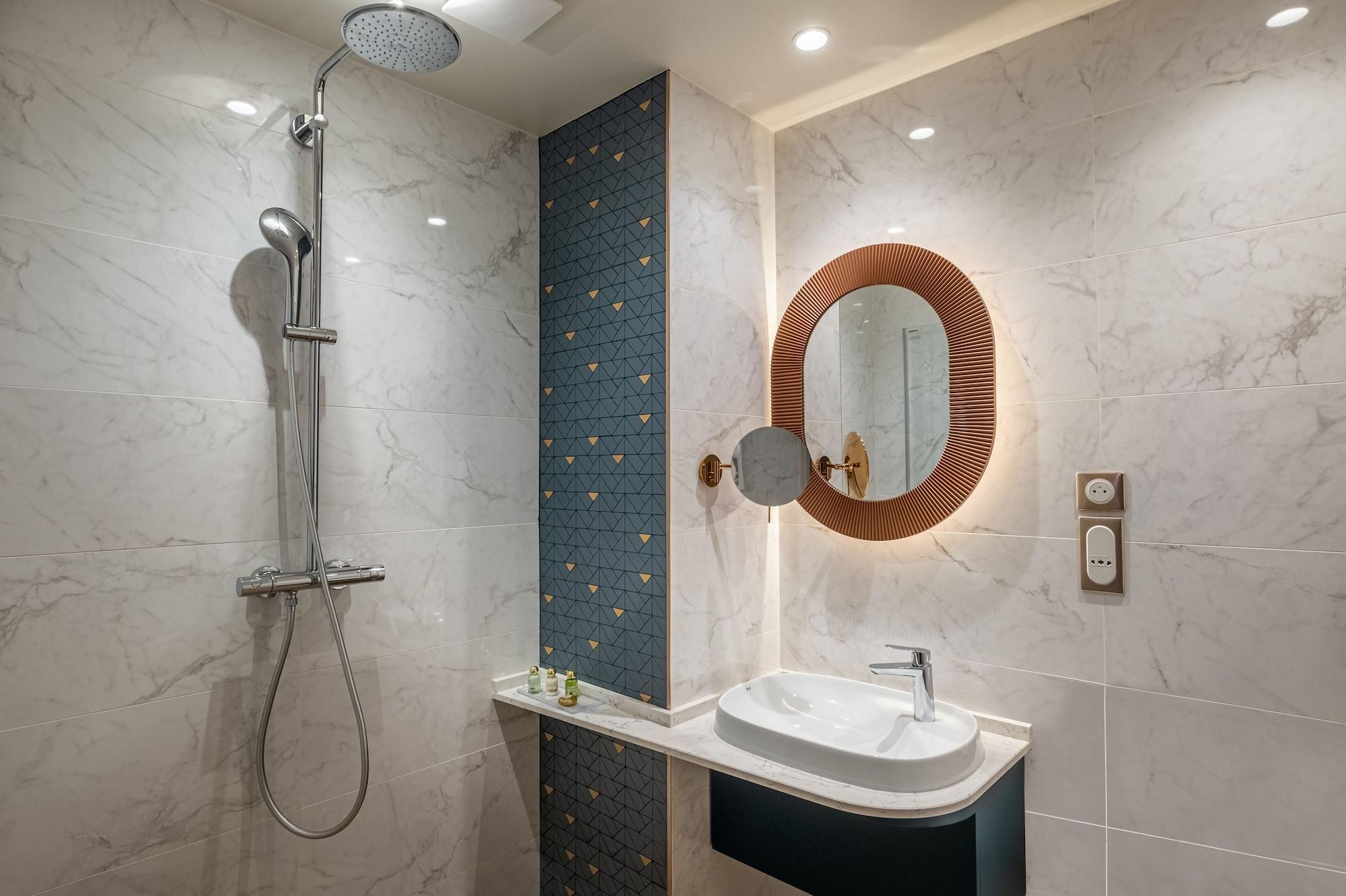 Equipamiento de Habitación Hôtel Le Tourville by Inwood Hotels