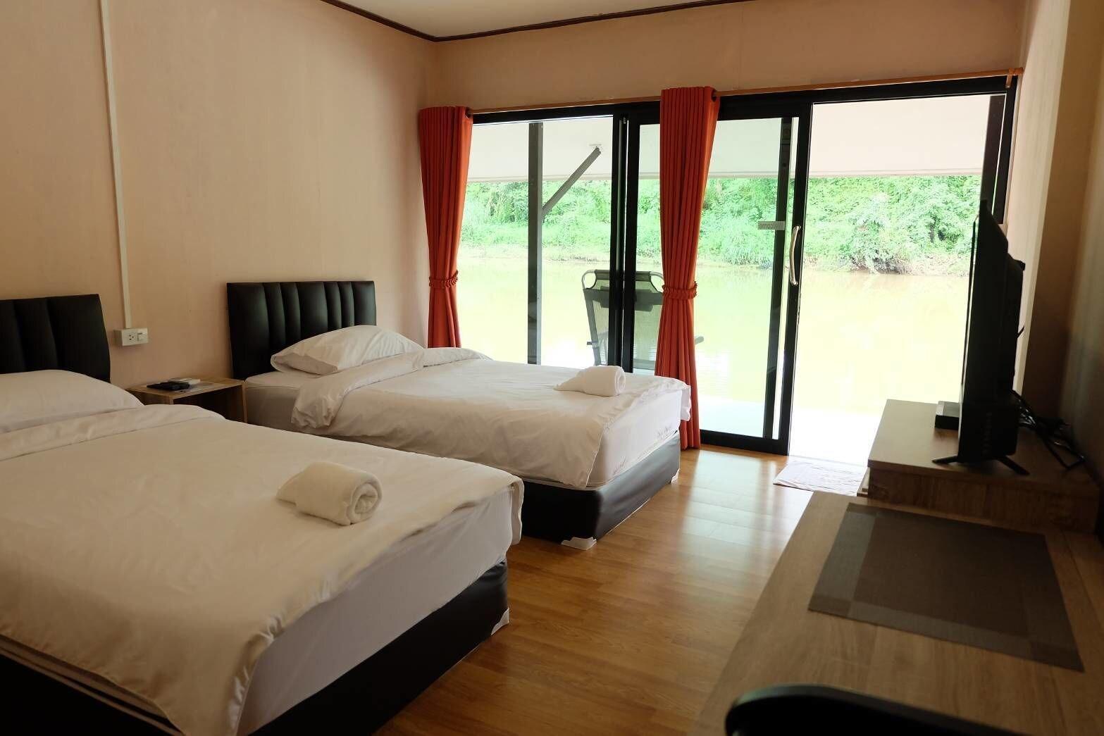 Varios The Raft Land