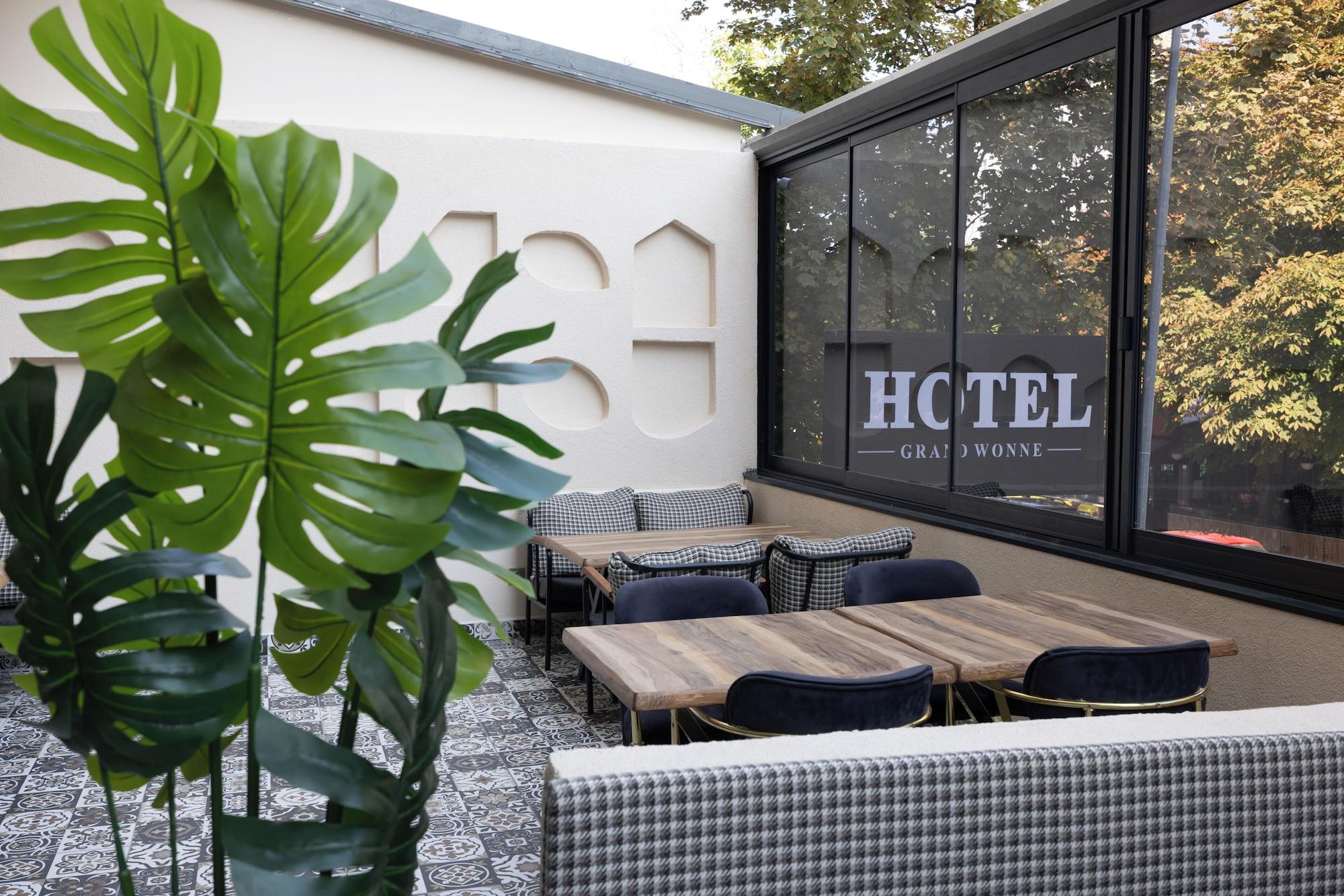 Vista Exterior Grand Wonne Hotel