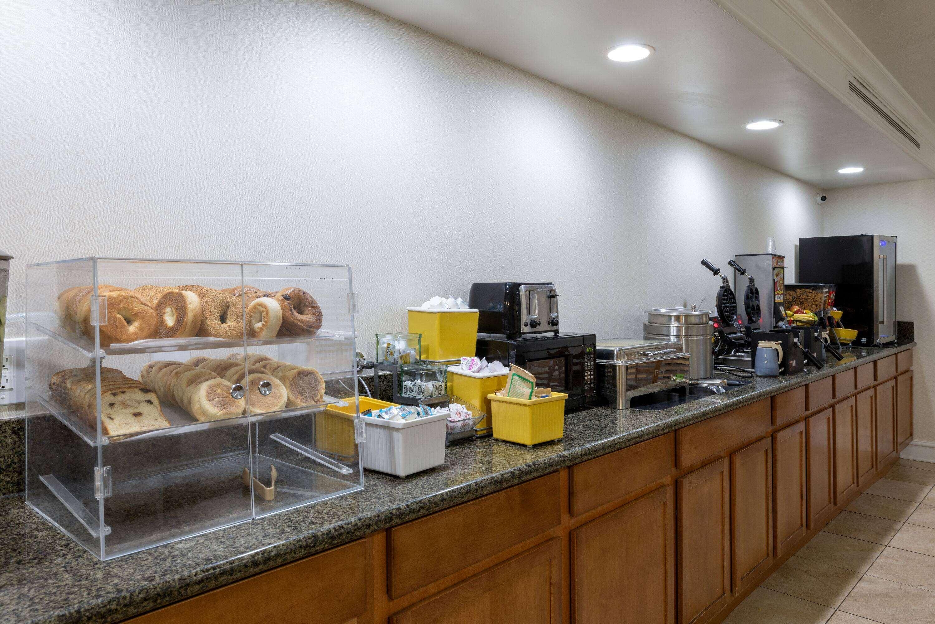 Restaurant Days Inn by Wyndham Casper