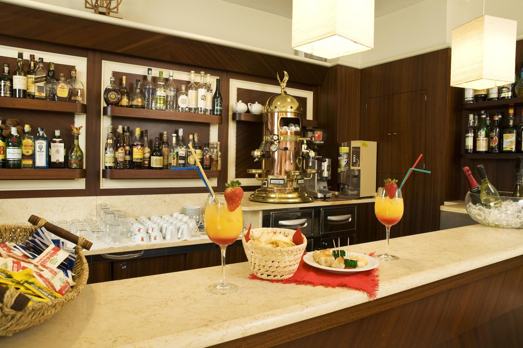 Bar/Salón Hotel Spinelli