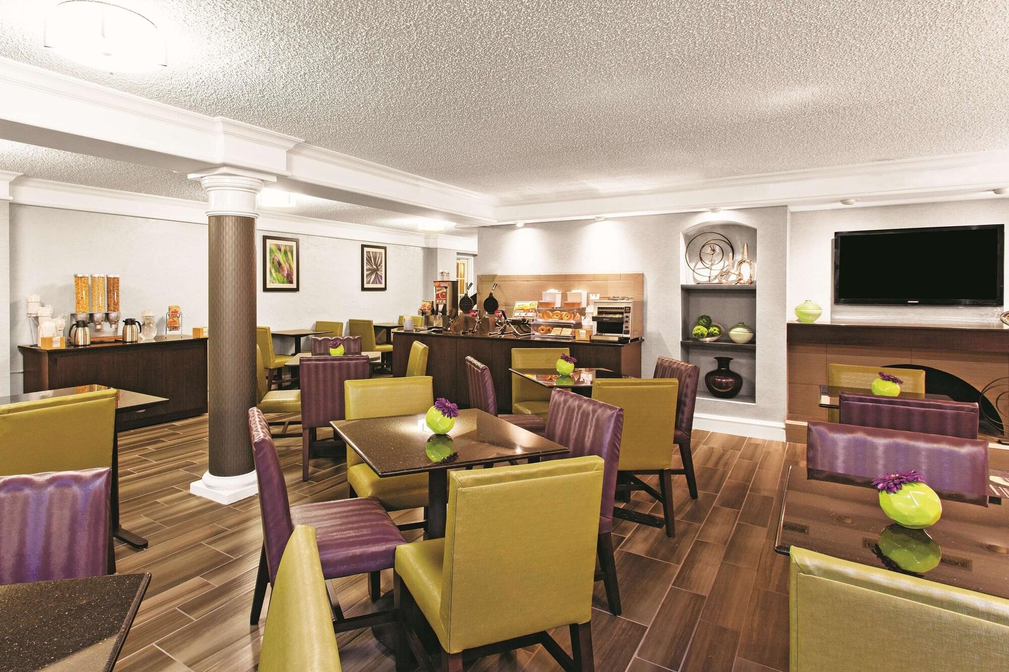 Restaurant La Quinta Inn by Wyndham Fresno Yosemite