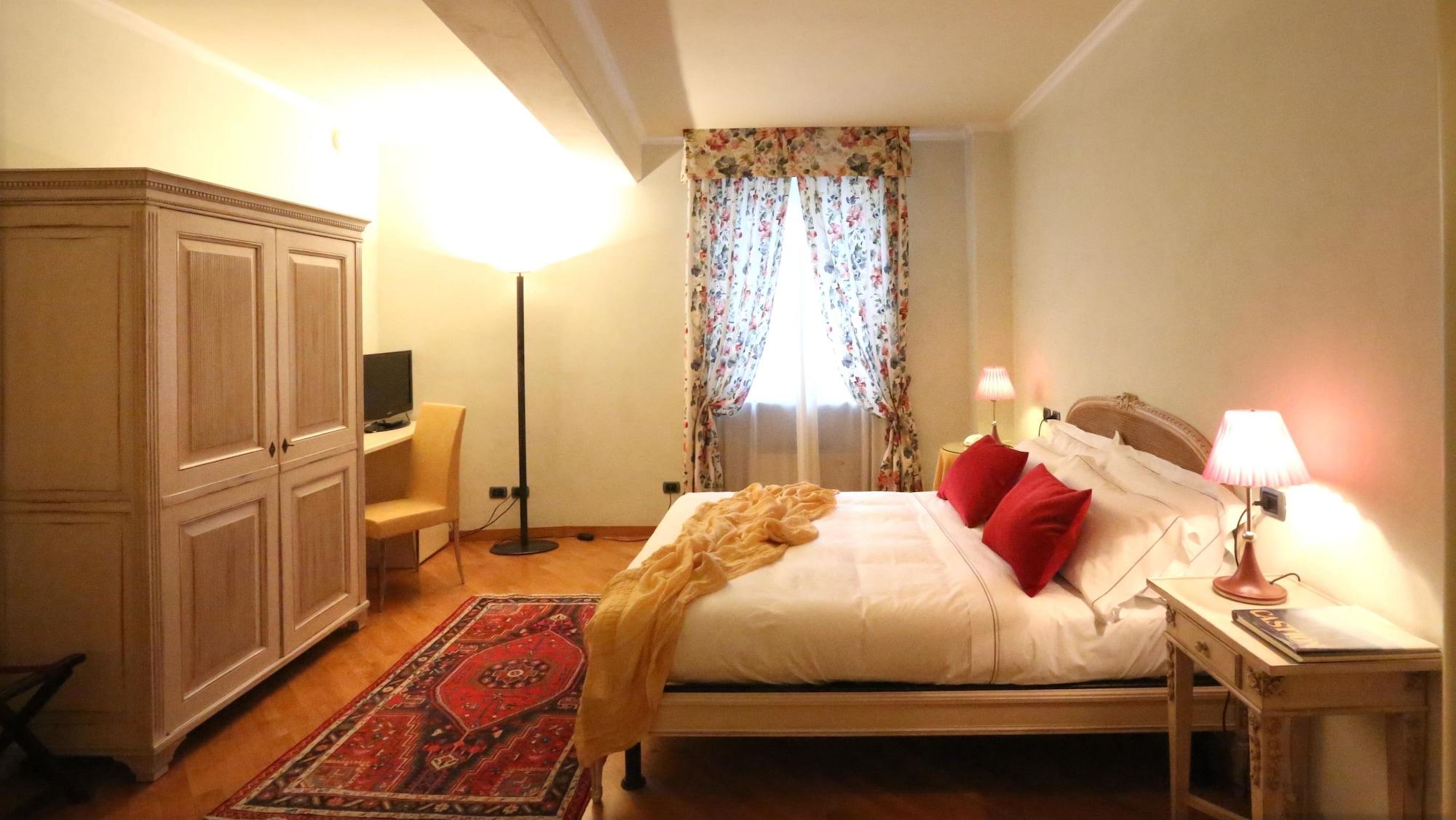 Habitación Albergo Castiglione Langhe
