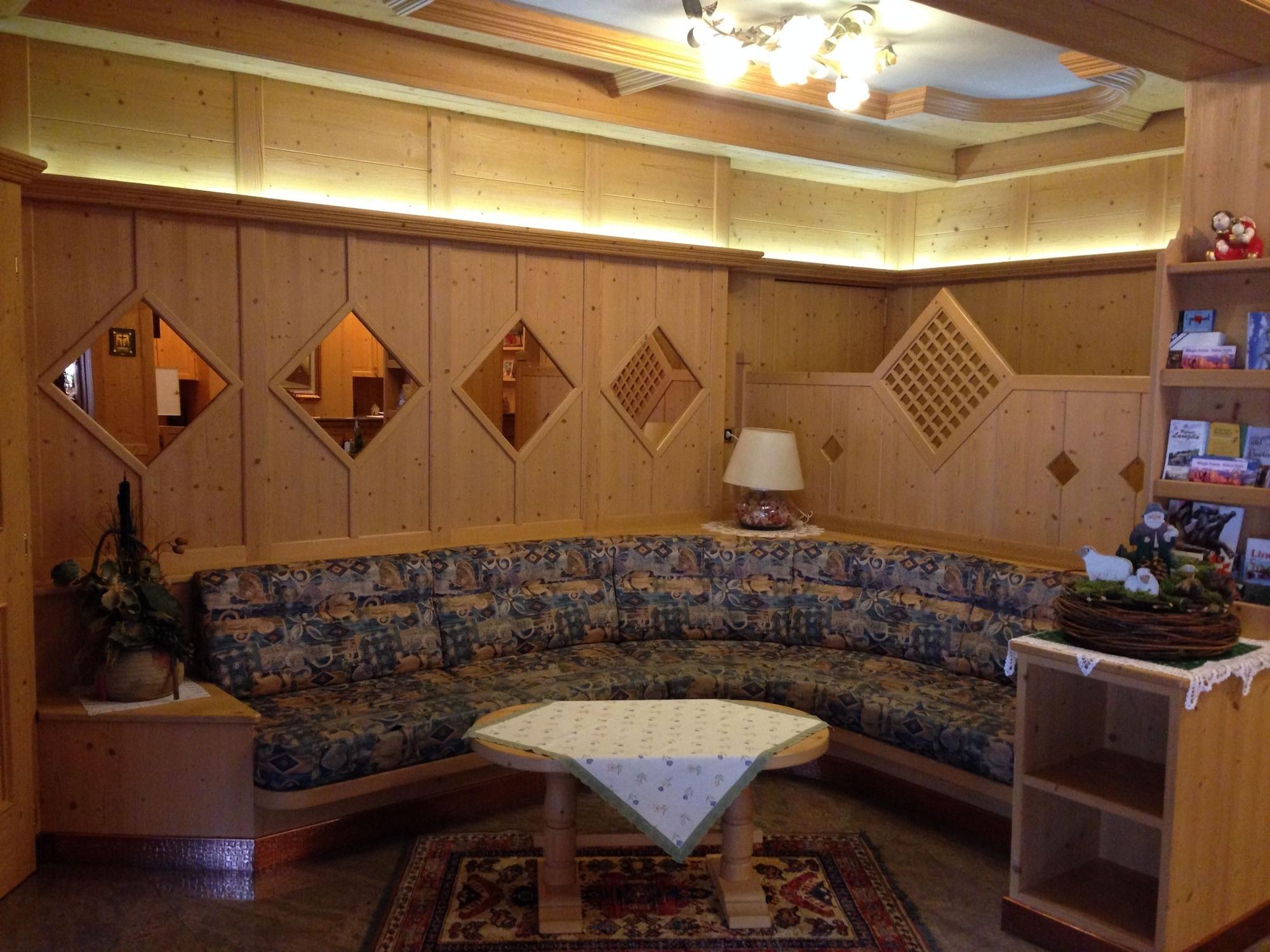 Vista Lobby Hotel El Paster