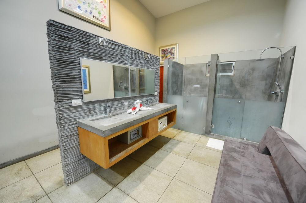 Equipamiento de Habitación Cafe de Paris B&B