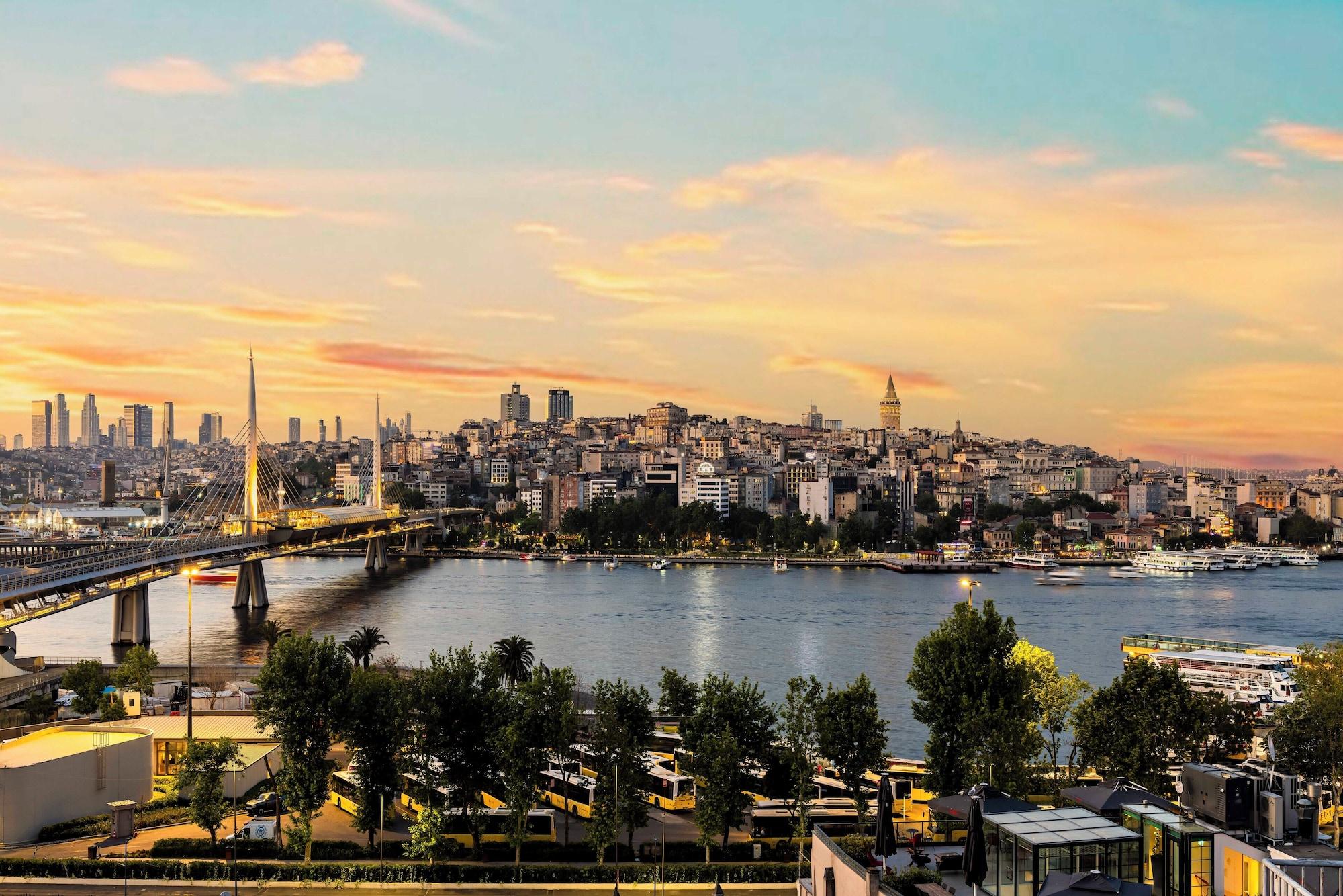 Varios Sistina Old City Hotel