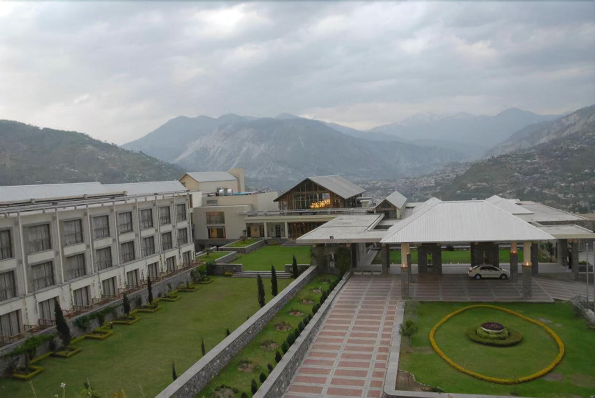 Vista Exterior Pearl Continental Hotel Muzaffarabad
