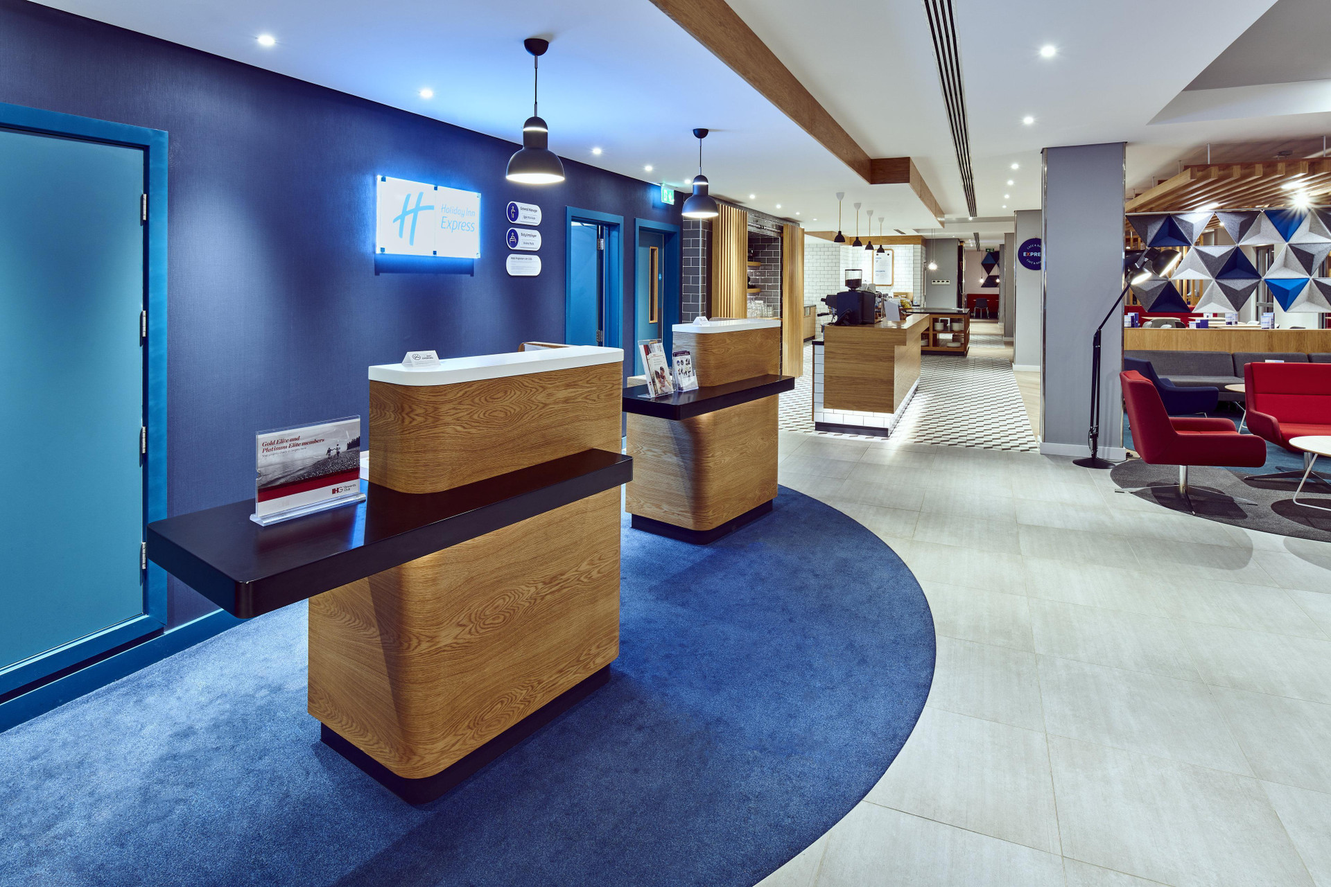 Vista Exterior Holiday Inn Express Gibraltar by IHG