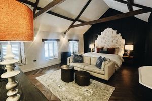 Alquiler Vacacional - Stylish apartment above popular traditional village pub!