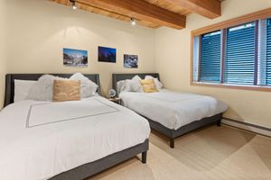 Alquiler Vacacional - Large, Luxurious Riverfront Townhouse