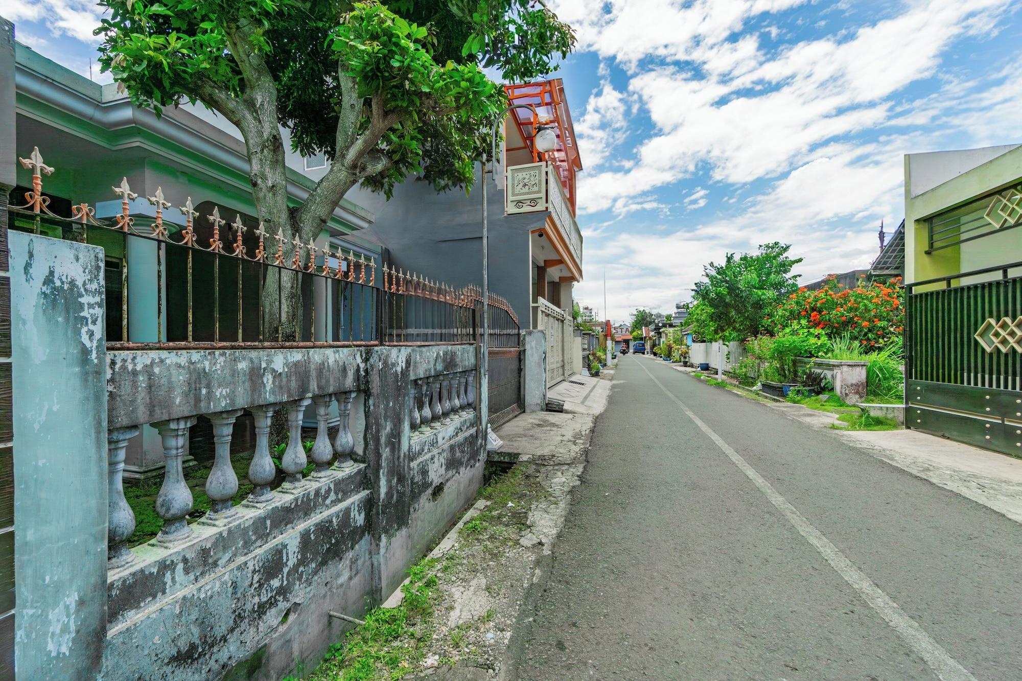 Vista Exterior Hotel O Ita Homestay Syariah