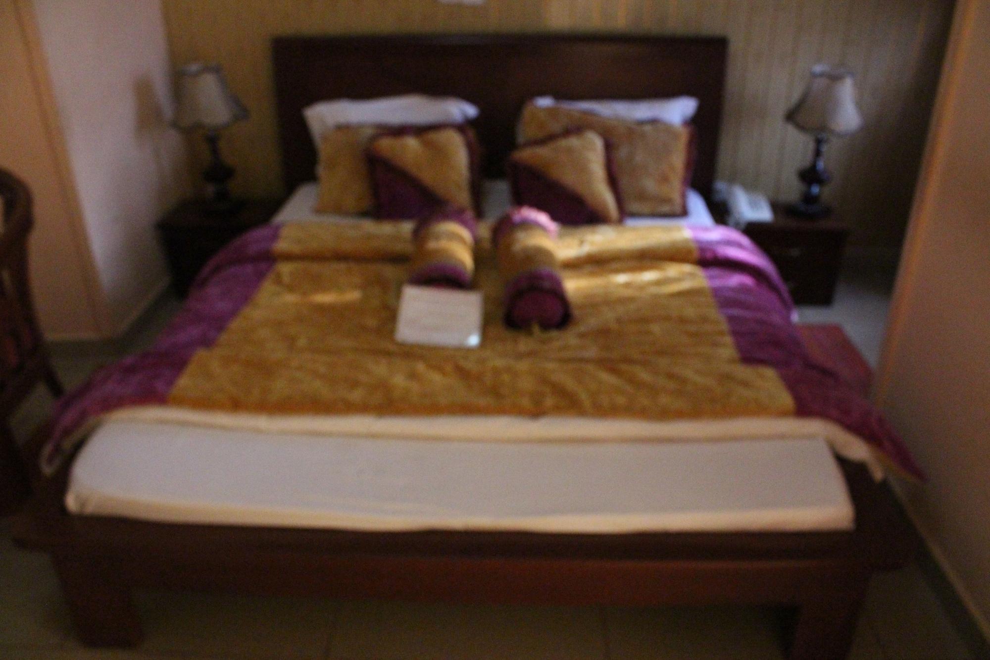 Habitación Hotel Mbouoh Star Palace