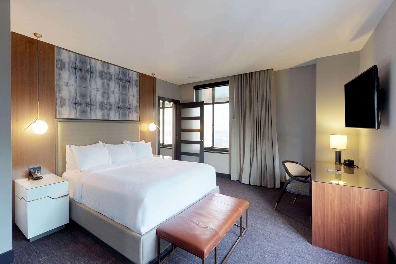 Suite Renaissance Saint Elm Dallas Downtown Hotel