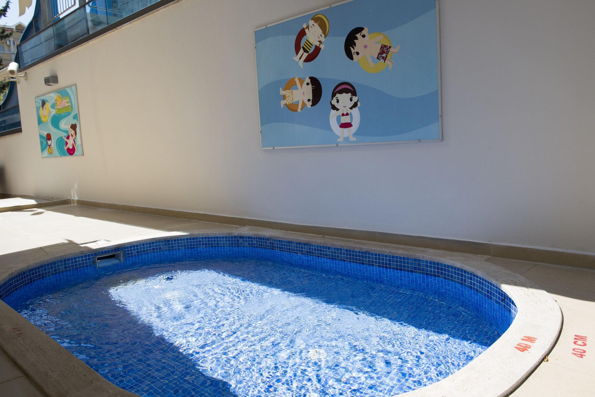 Vista Piscina JDW Design Hotel