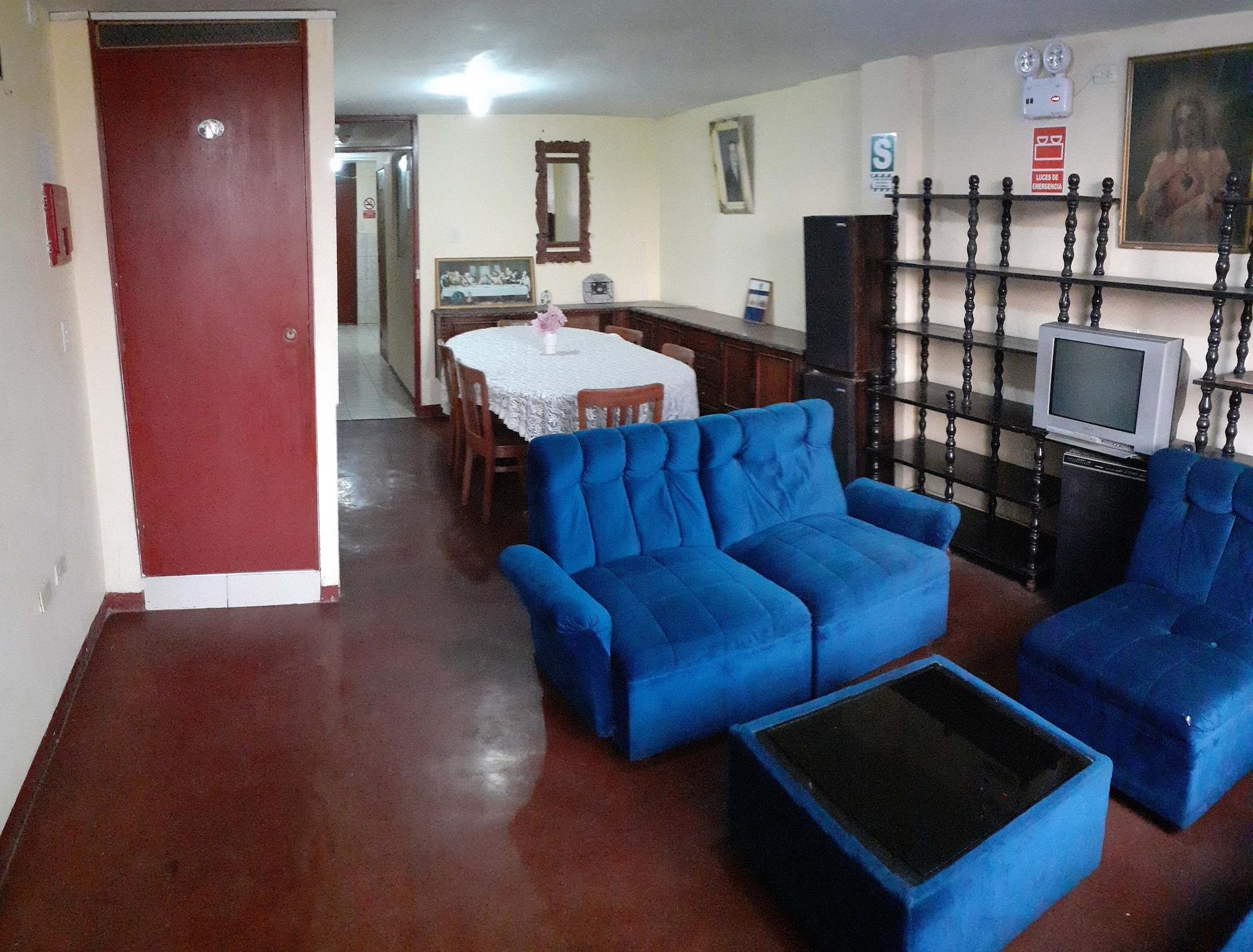 Equipamiento de Habitación Hostal Jovita