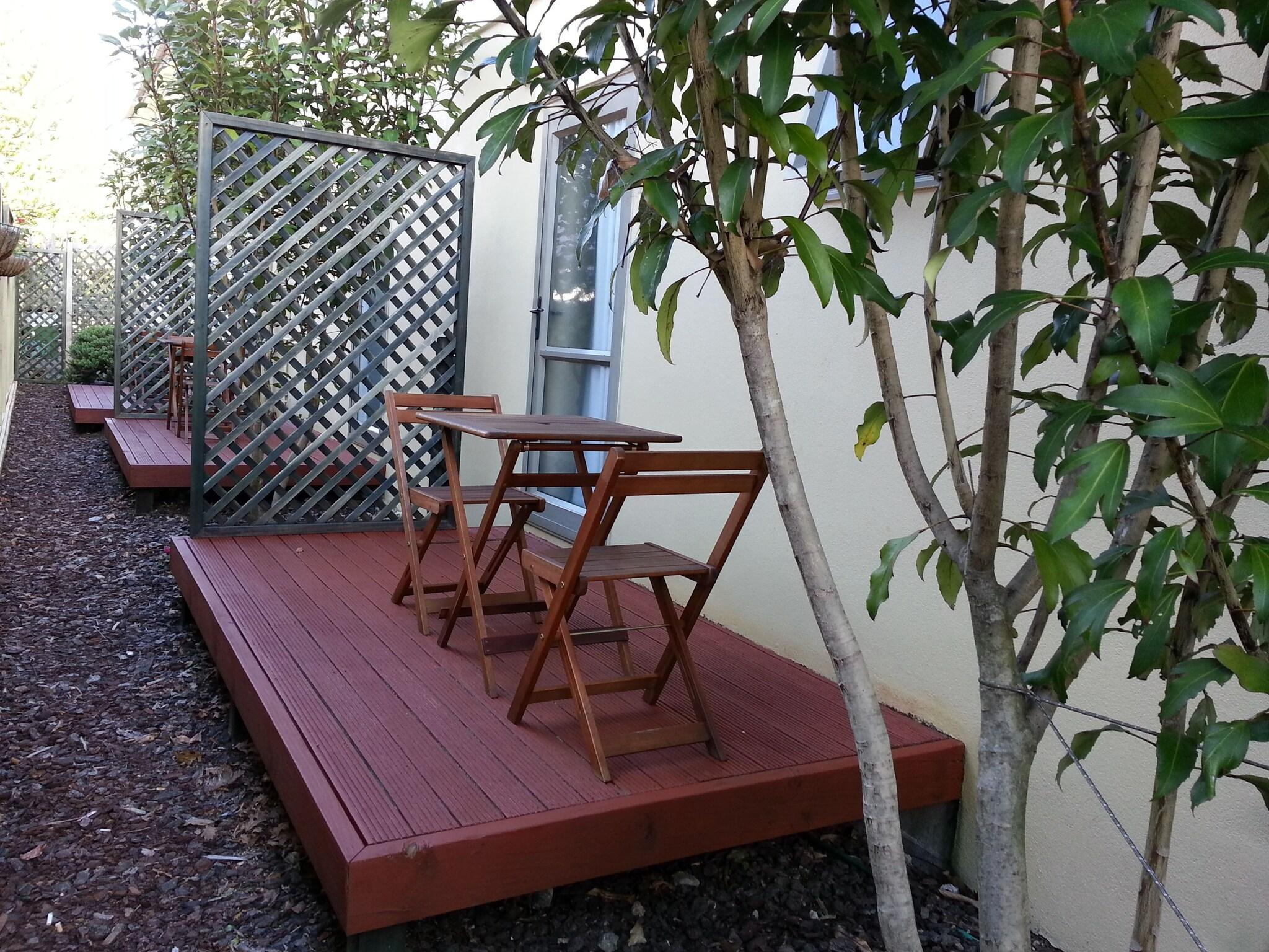 Varios New Castle Motor Lodge