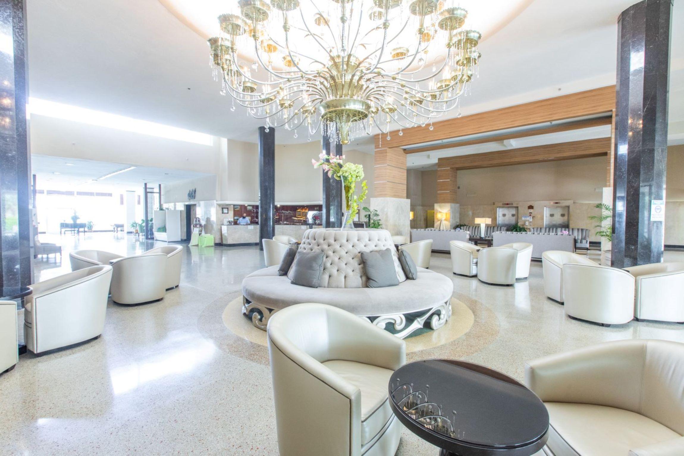 Vista Lobby Sherry Frontenac