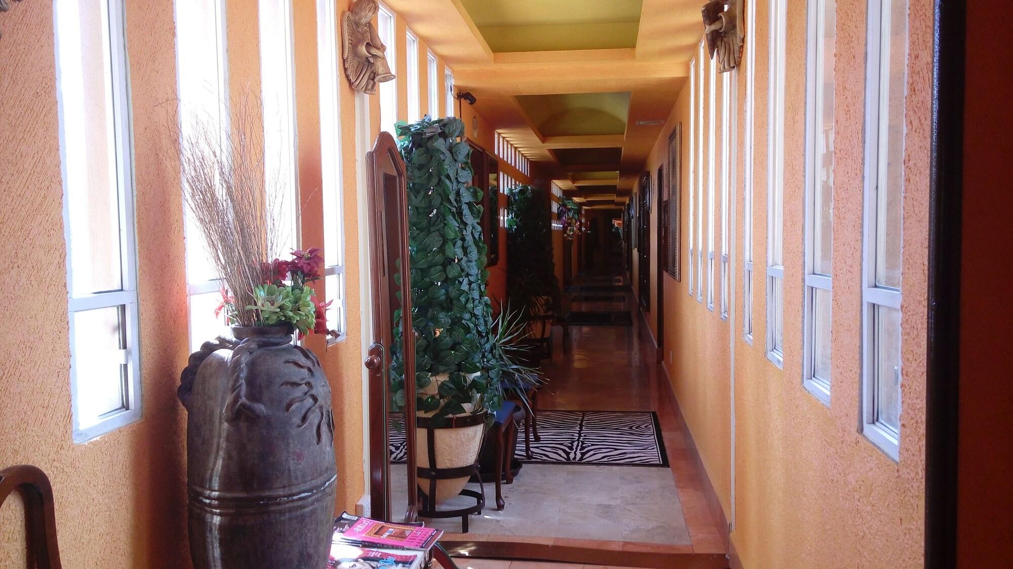 Varios Hotel Real Azteca