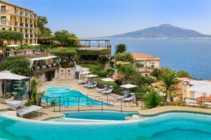 Alojamiento - Grand Hotel Capodimonte