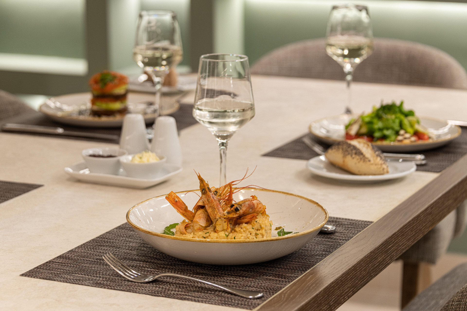Restaurant Holiday Inn Thessaloniki by IHG
