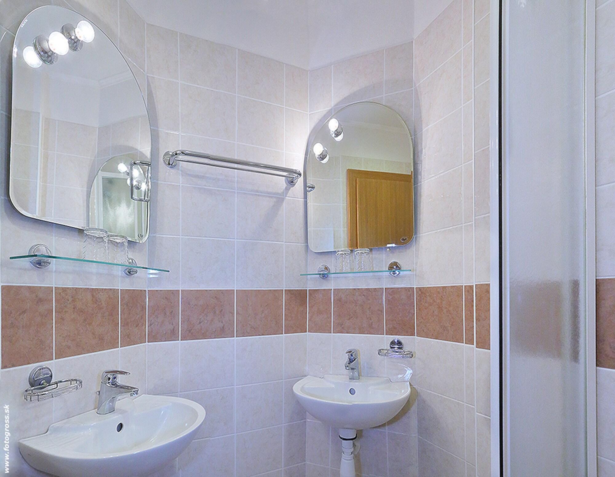 Equipamiento de Habitación Penzión DRUŽBA Bojnice