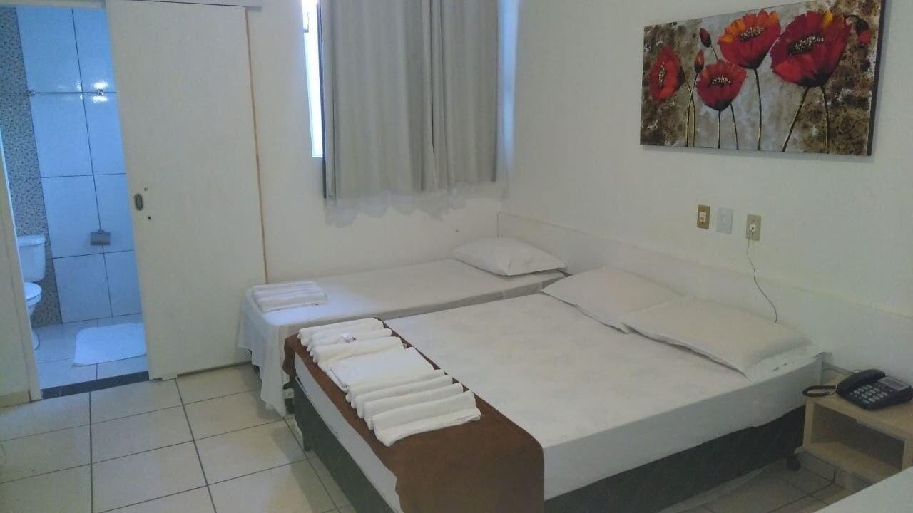 Quarto Falls Plaza Hotel