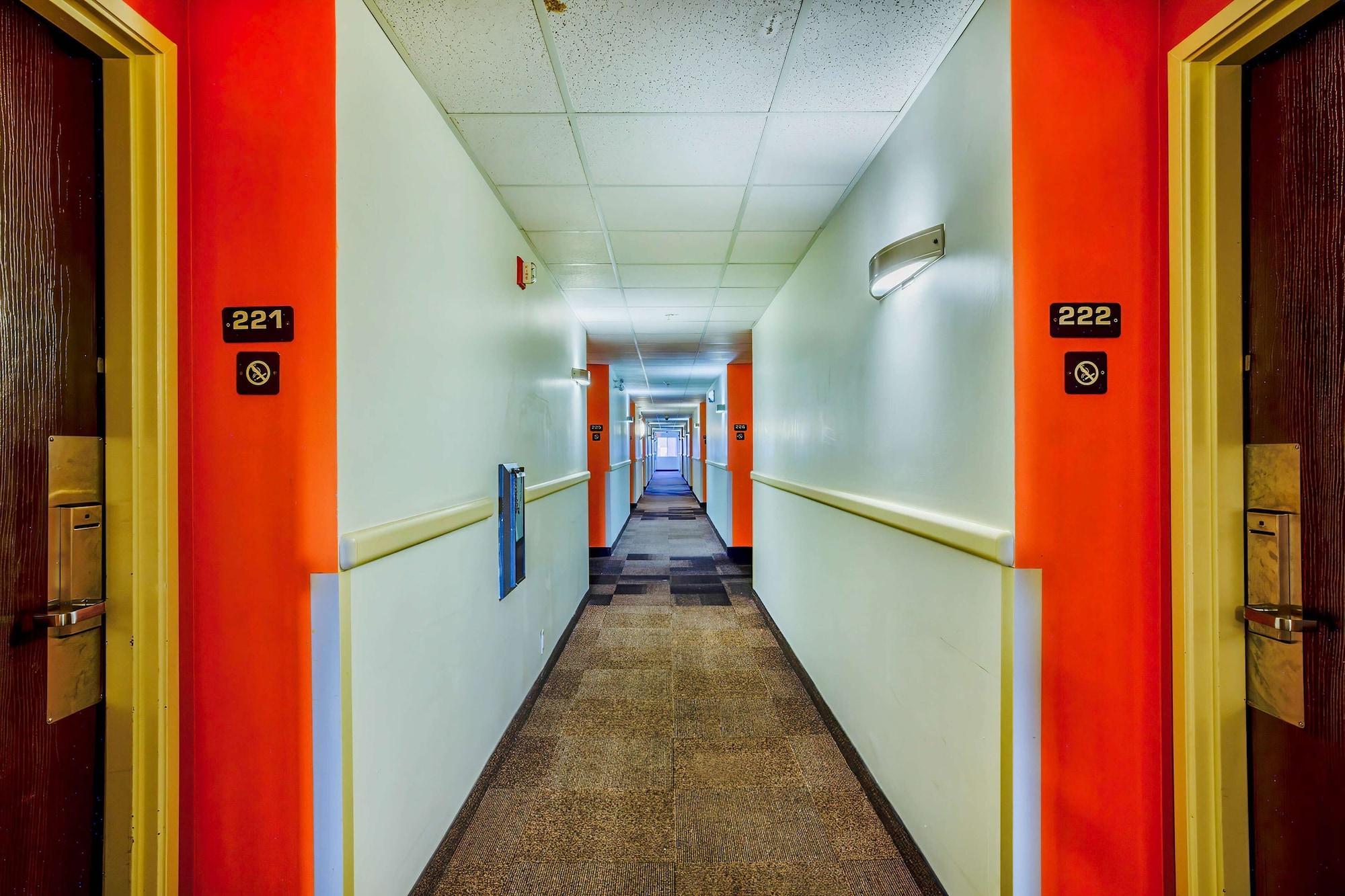 Varios Motel 6 Burlington, ON - Toronto West - Oakville