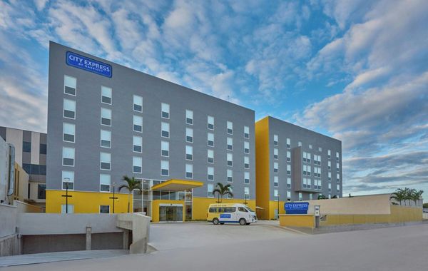 City Express By Marriott Cancun Aeropuerto - Hoteles cerca del Aeropuerto de Cancún