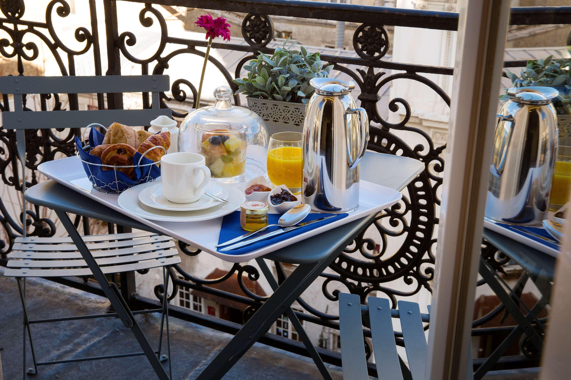 Vista Exterior Hotel Mademoiselle