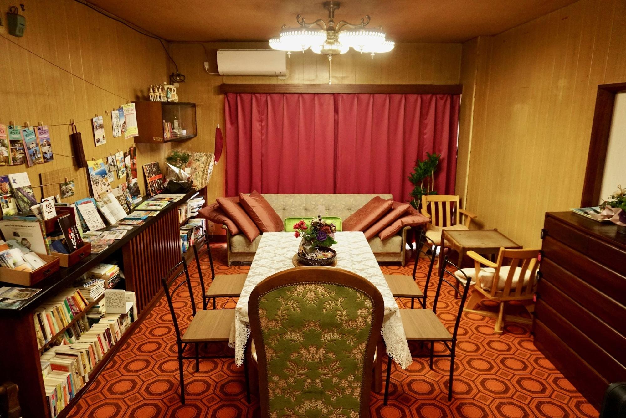 Restaurant Hostel Tomal