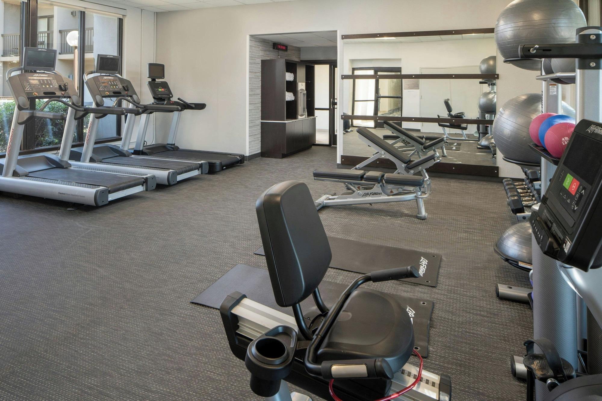 Gimnasio Courtyard by Marriott Memphis East/Park Avenue