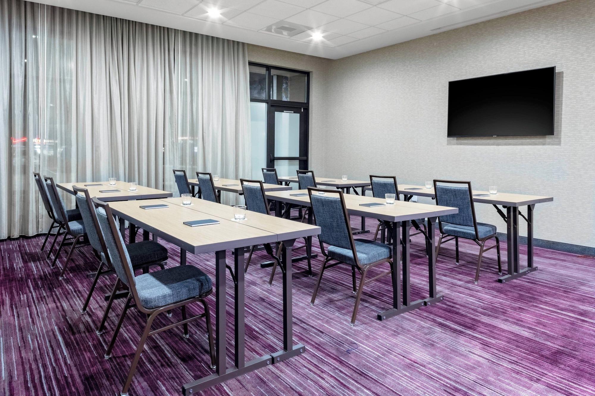 Sala de Reuniones Courtyard by Marriott  East Lansing Okemos