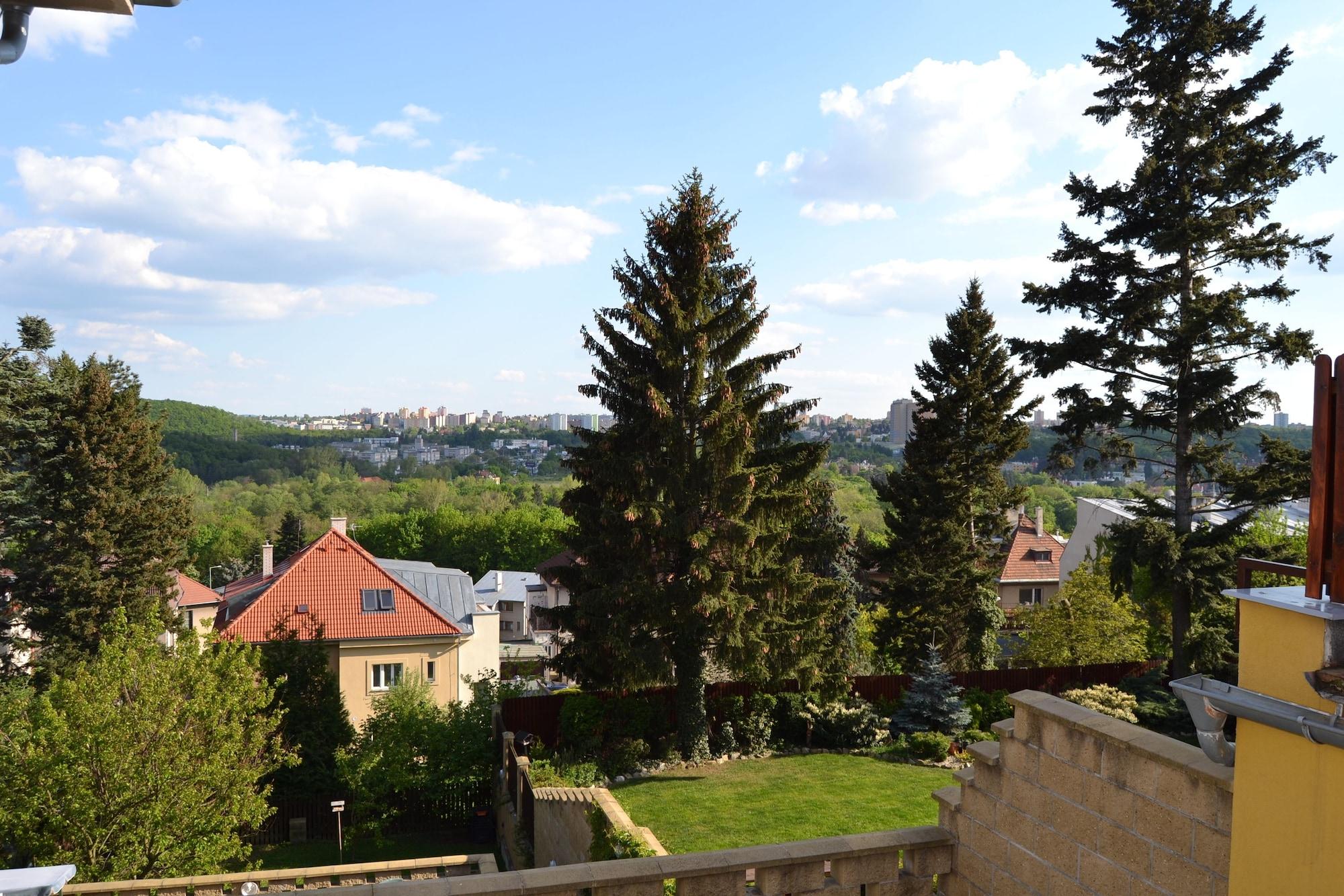 Vista Exterior Pension Nika