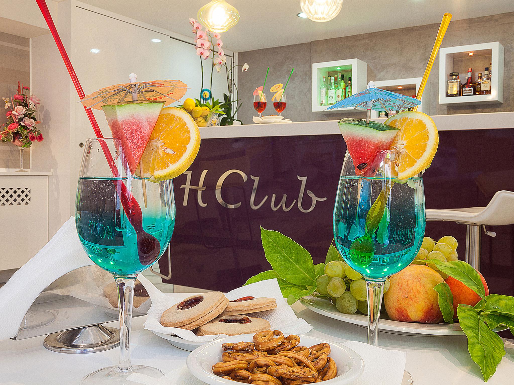 Bar/Salón Club Sorrento