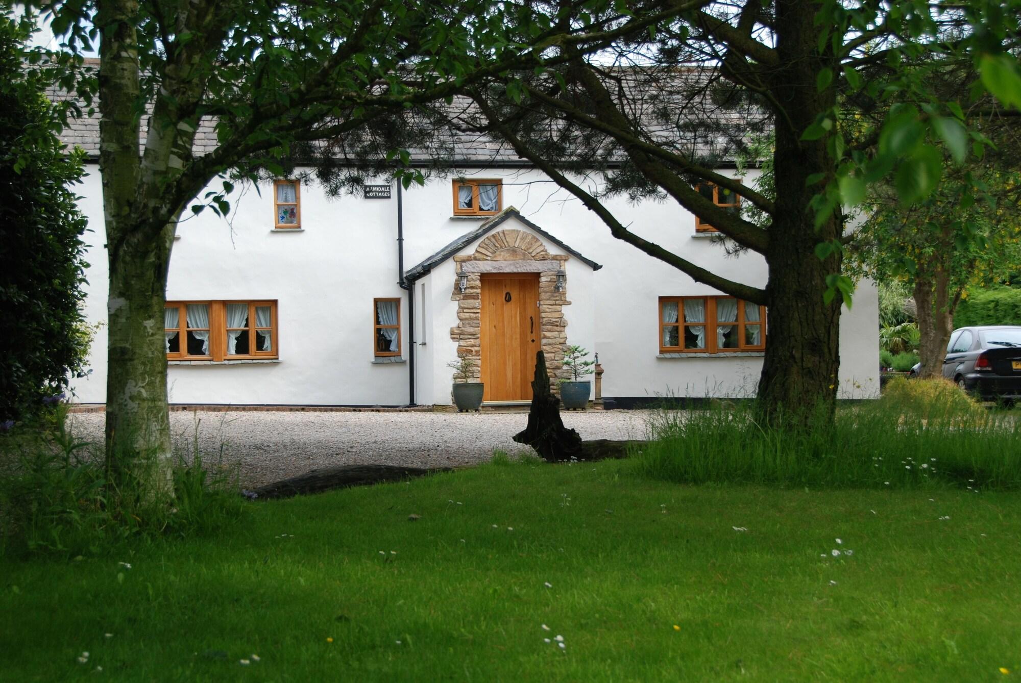 Varios Armidale Cottages Bed & Breakfast