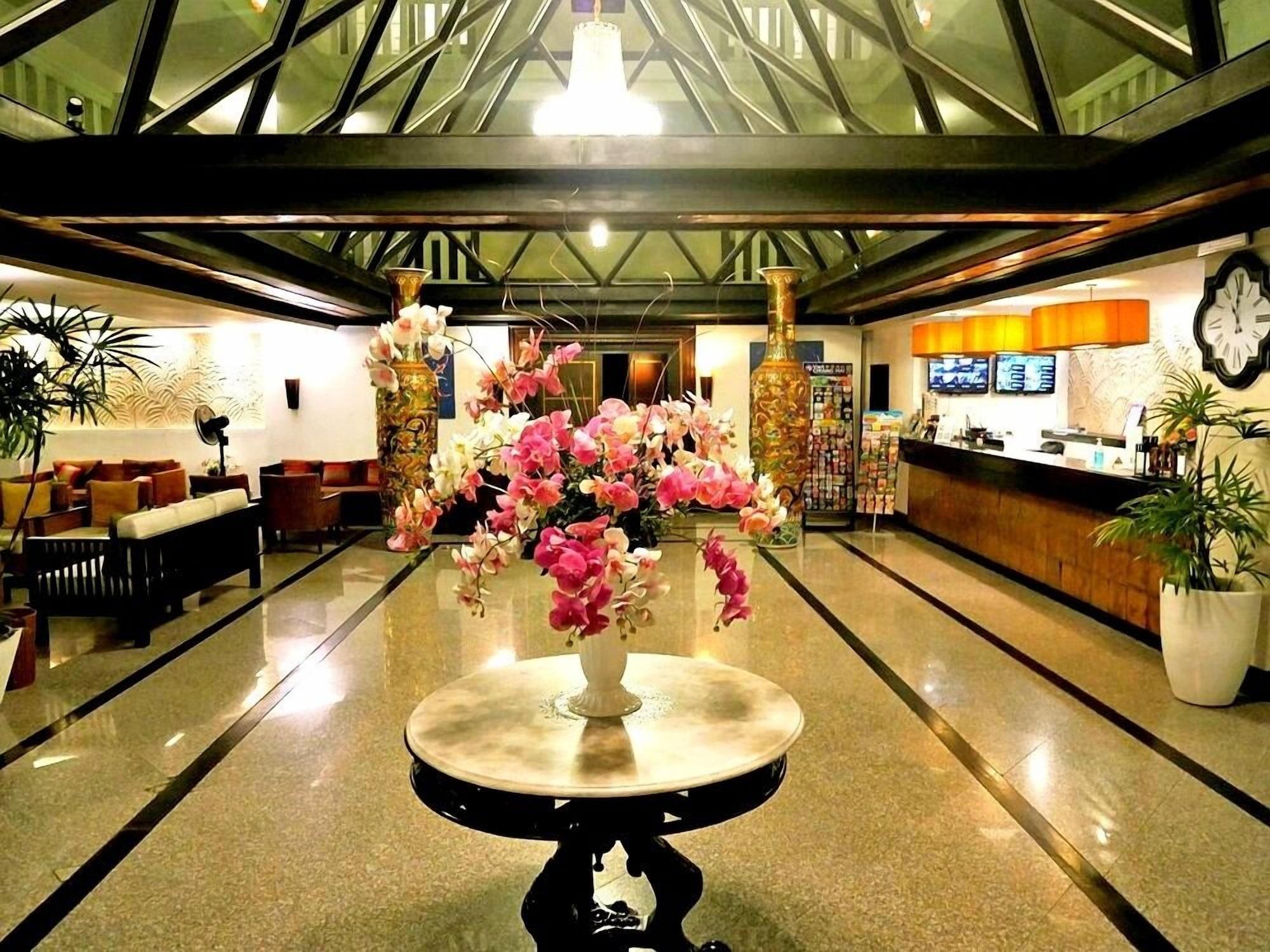 Vista Lobby Royal Peninsula Hotel Chiang Mai