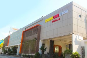 Alojamiento - Front One Resort Yogyakarta