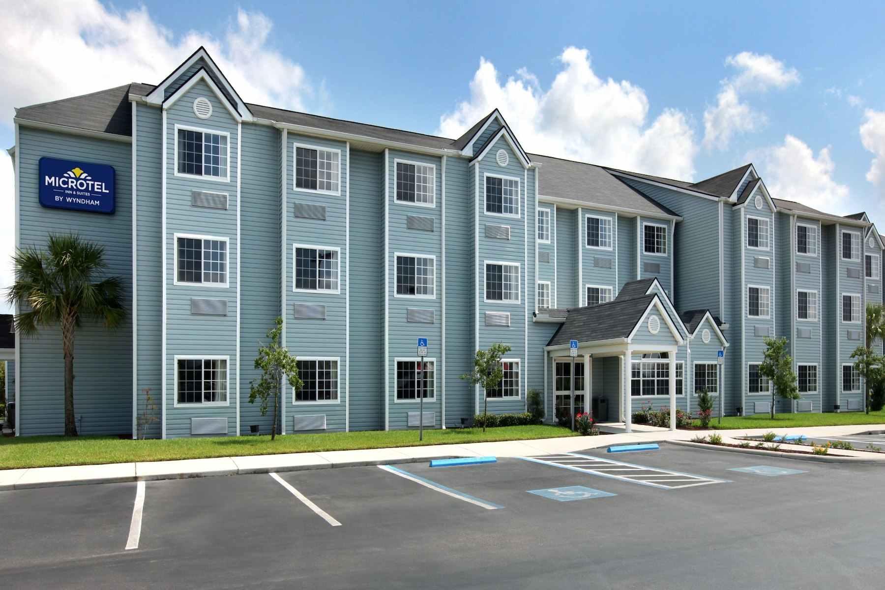 Vista Exterior Microtel Inn & Suites by Wyndham Zephyrhills