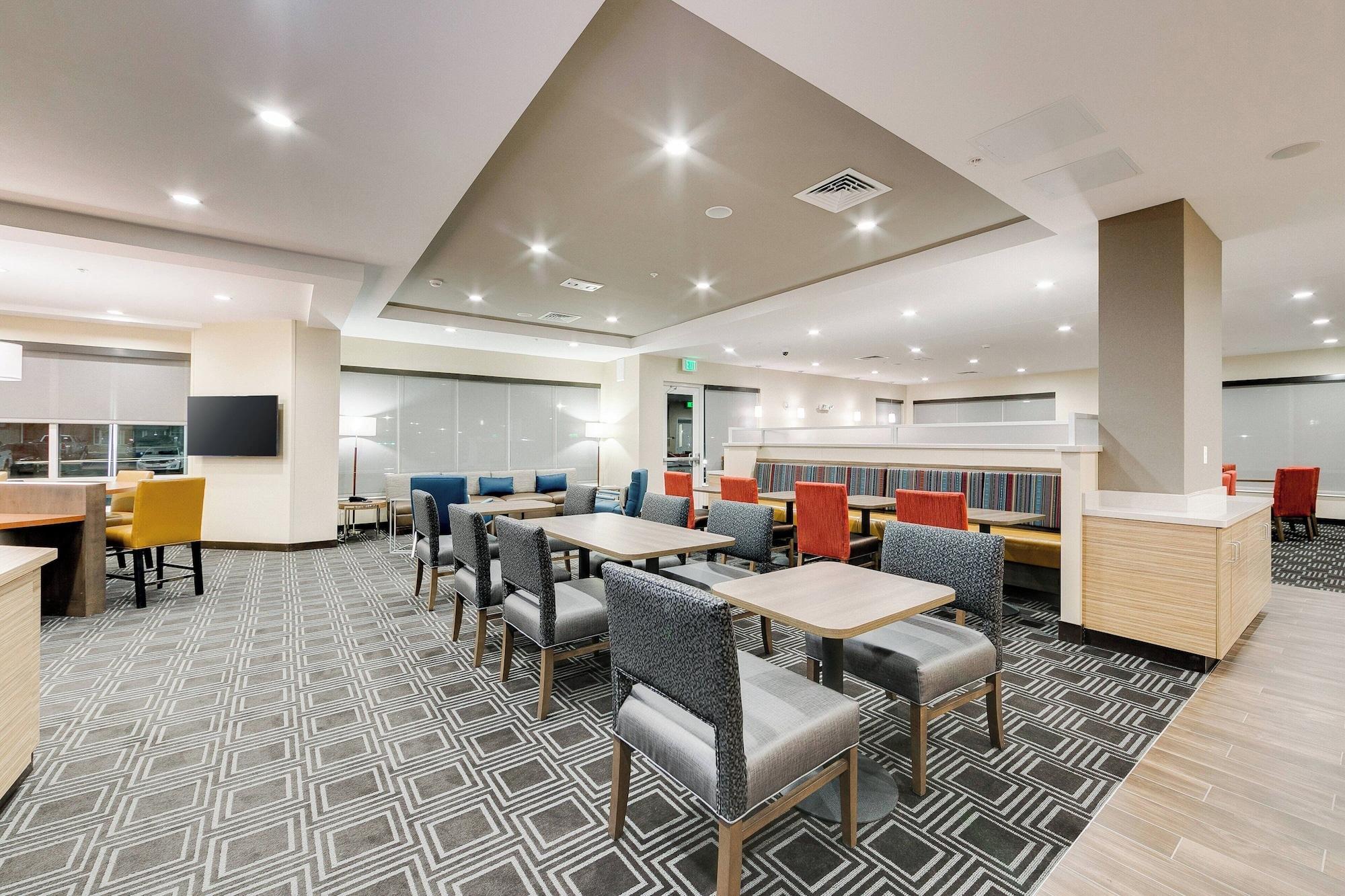 Restaurant TownePlace Suites by Marriott Kansas City Liberty