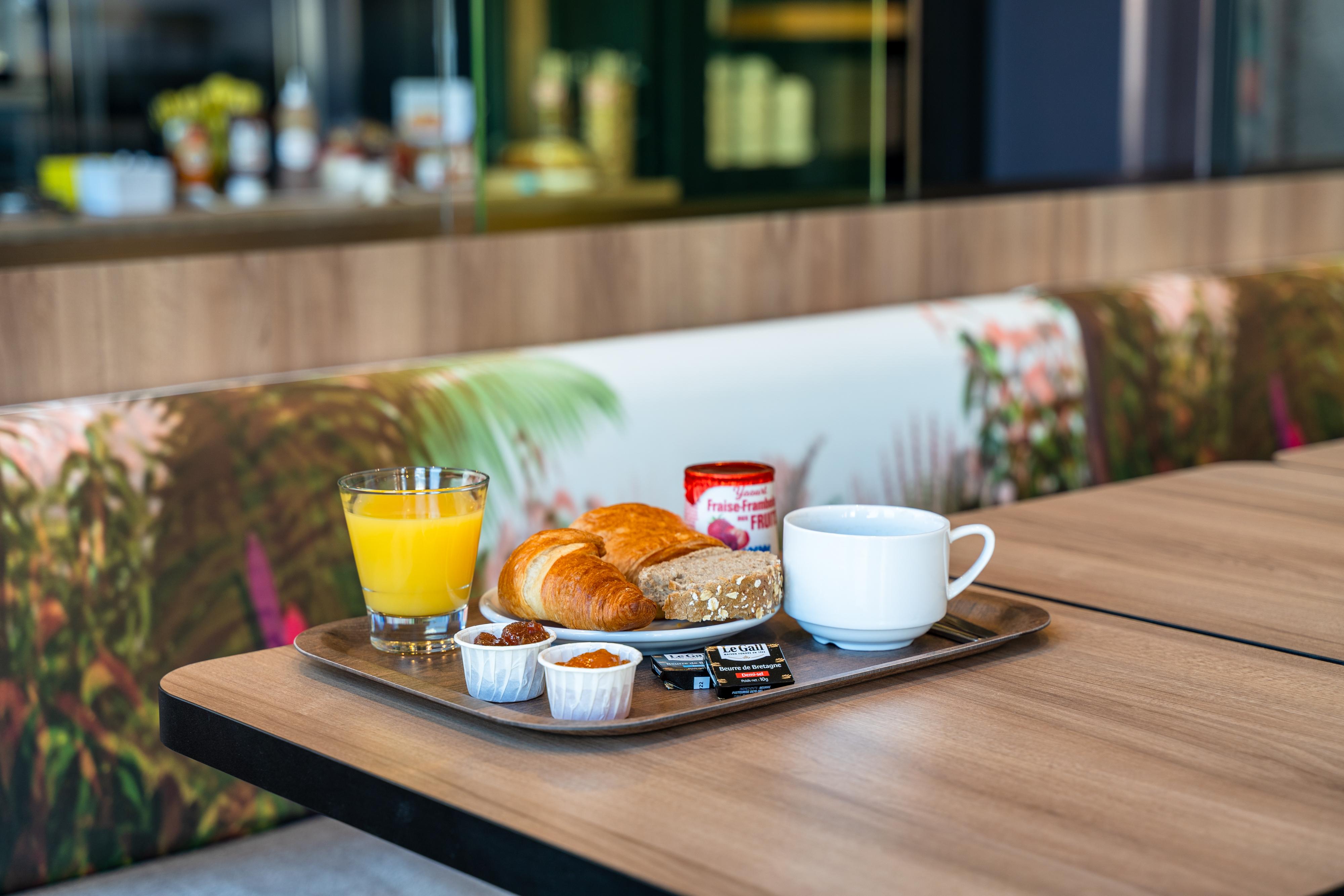 Restaurant B&B HOTEL Bois D'Arcy Saint Quentin en Yvelines