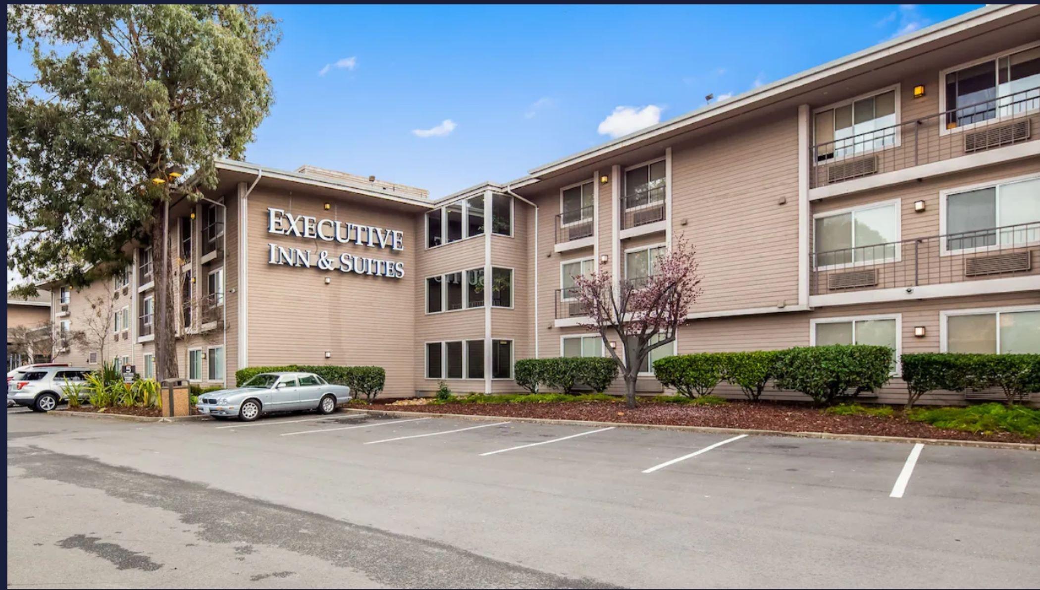 Vista Exterior Executive Inn & Suites Embarcadero Cove