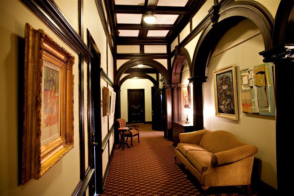 Varios Mansions on Fifth Hotel