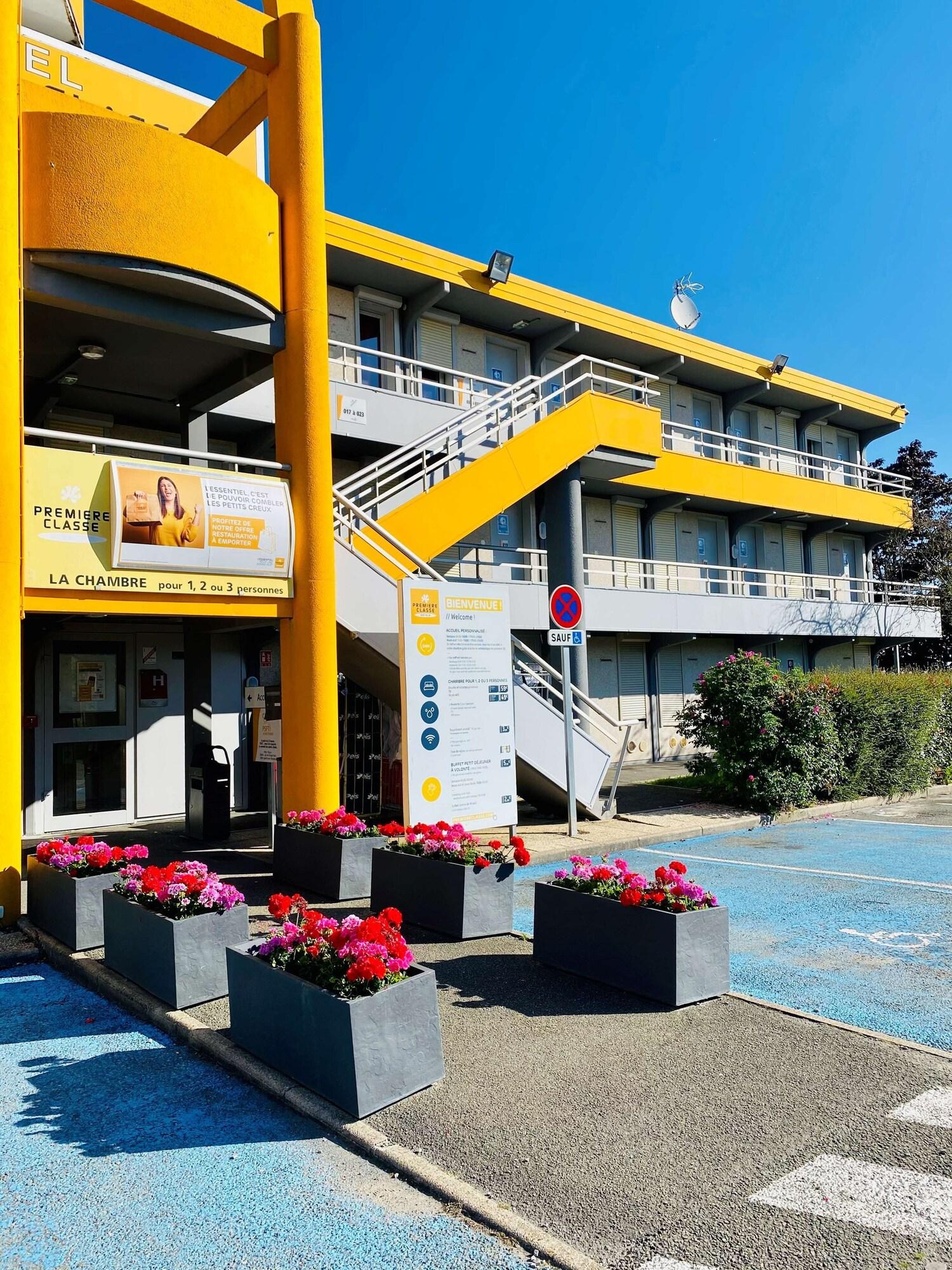 Vista Exterior Hotel Première Classe Saint Quentin En Yvelines - Elancourt