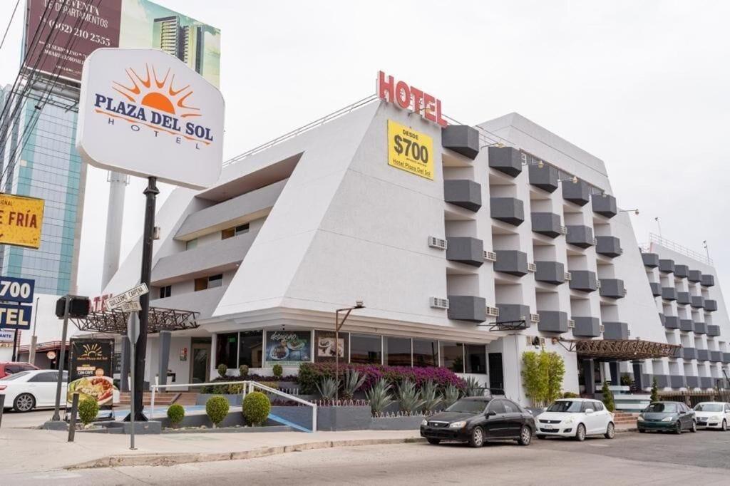 Varios hotel plaza del sol
