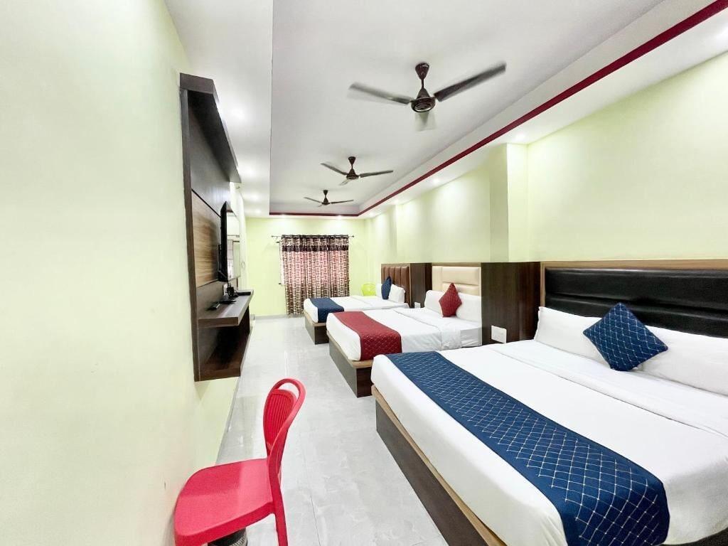 Habitación Hotel LV Palace - near Ghats & Temples