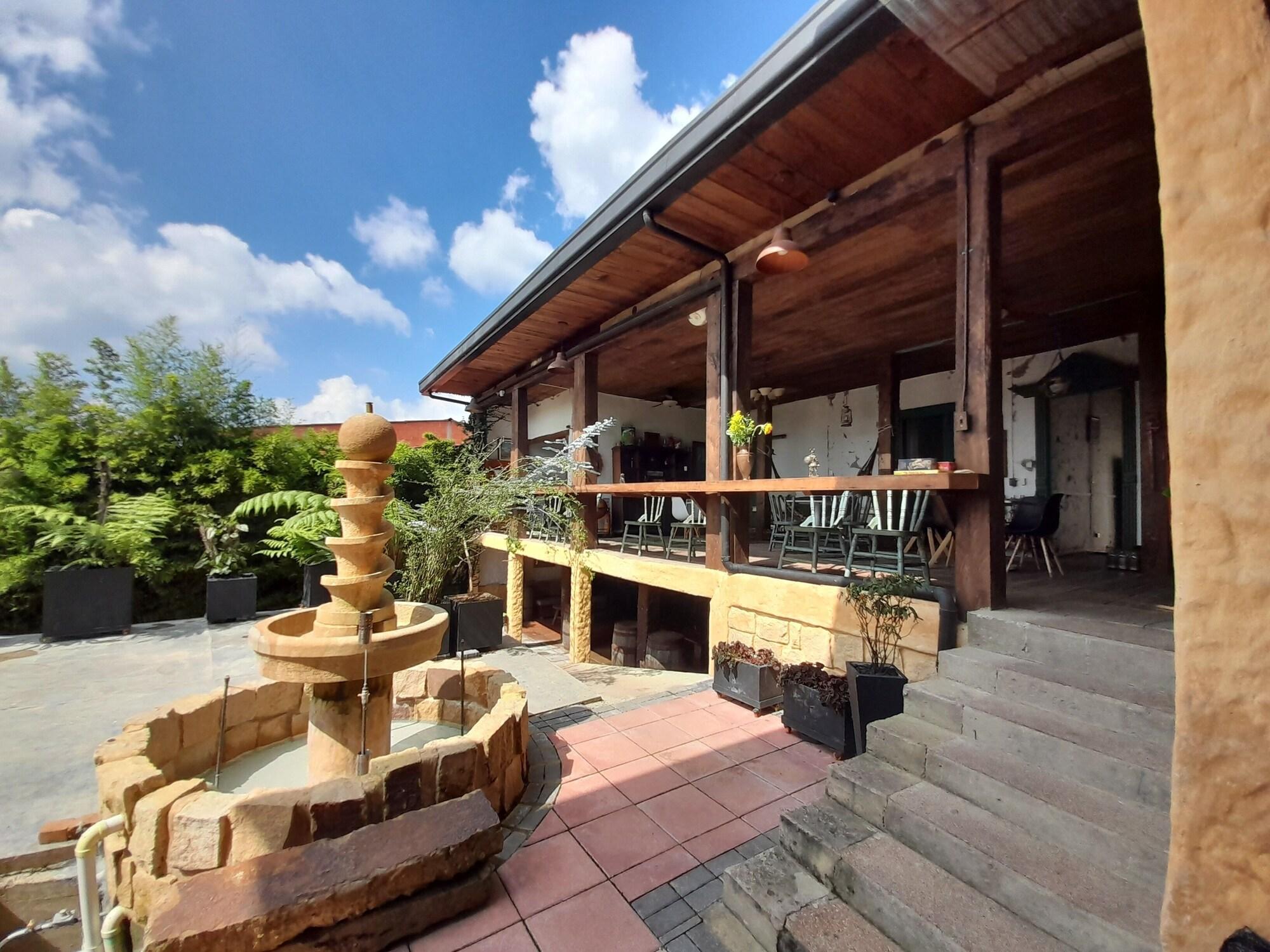 Varios Amaruka Hotel