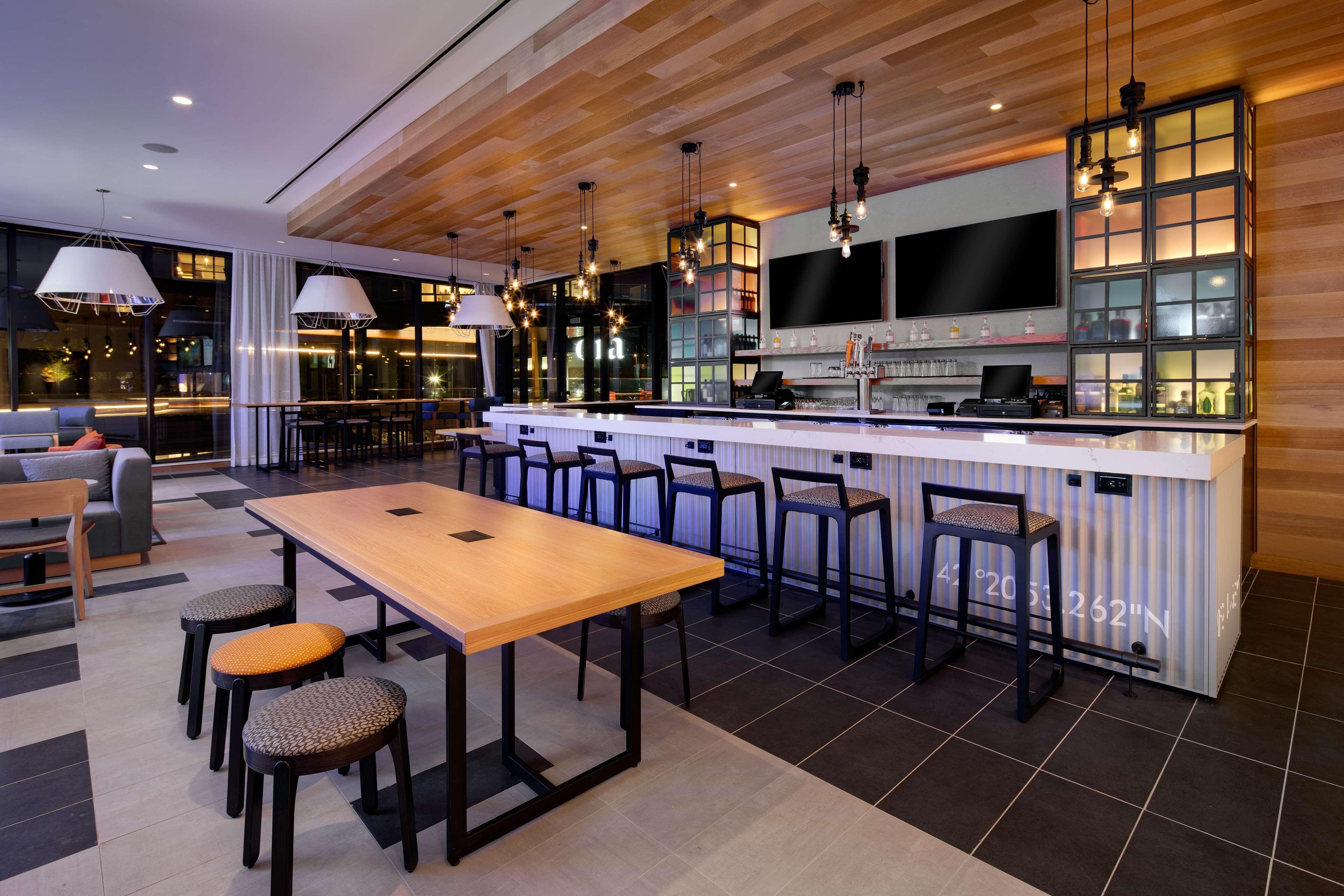 Bar/Salón Hyatt Place Boston/Seaport District