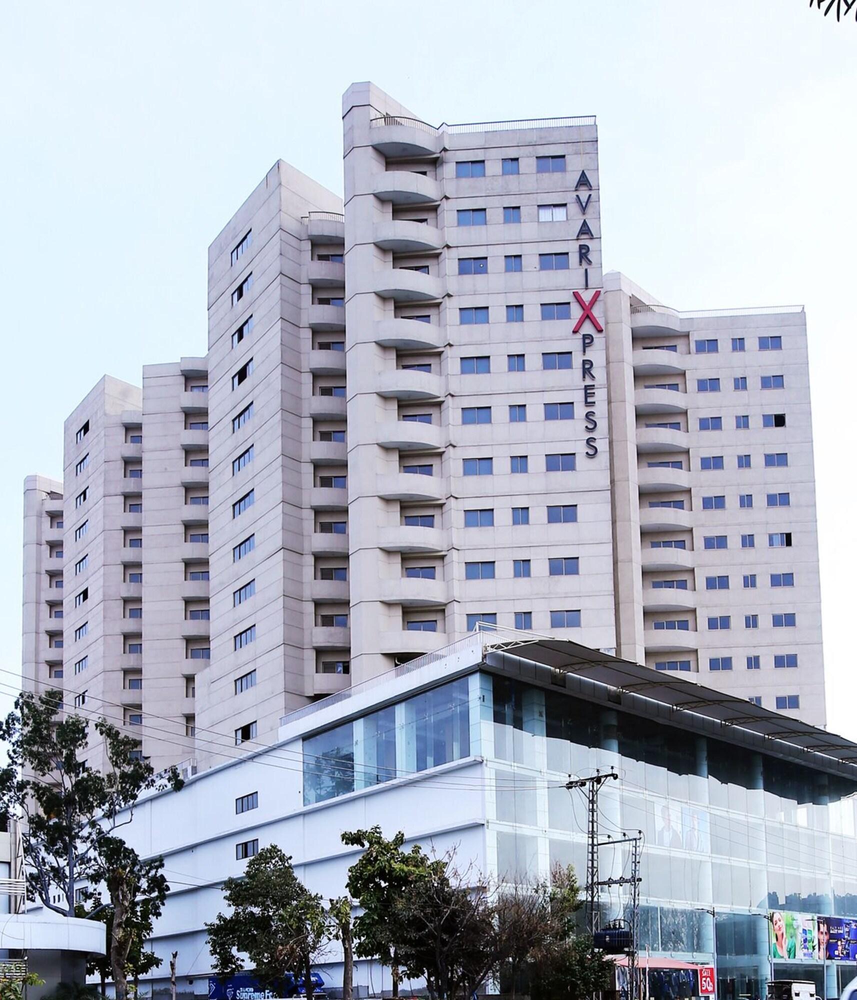 Vista Lobby Avari Xpress Gulberg